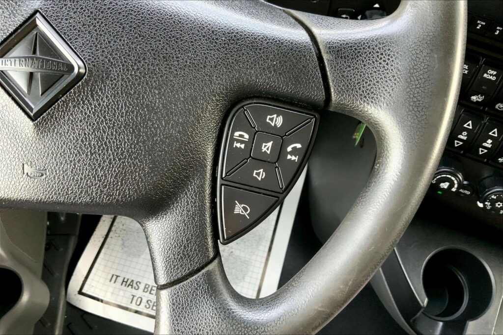 2022 INT LT625 6×4 Sleeper