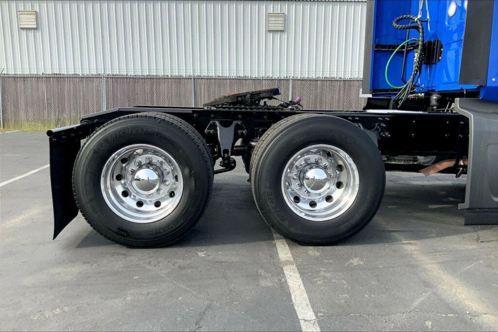 2022 INT LT625 6×4 Sleeper