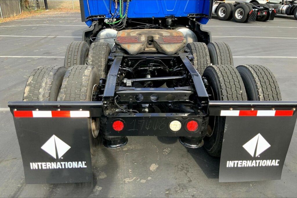 2022 INT LT625 6×4 Sleeper