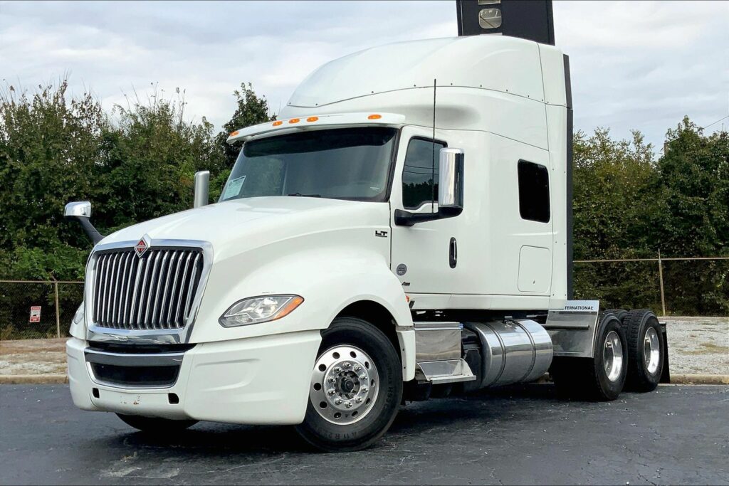 2023 INT LT625 6×4 Sleeper