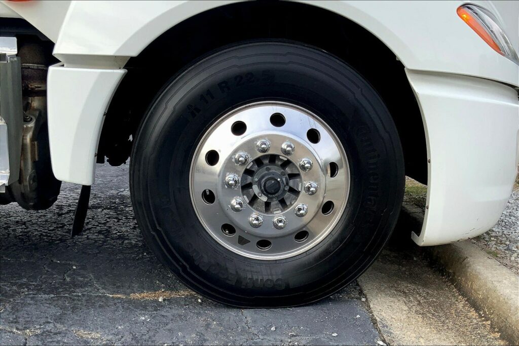 2023 INT LT625 6×4 Sleeper