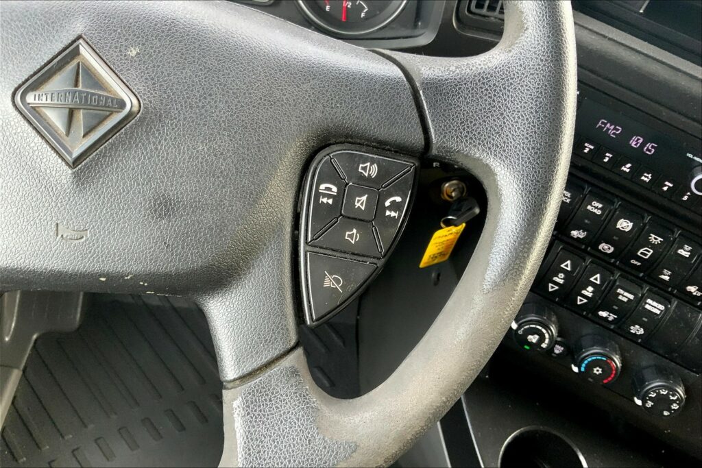 2023 INT LT625 6×4 Sleeper