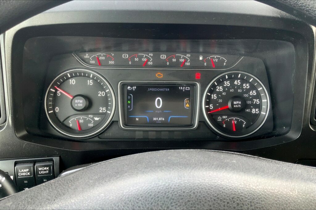 2023 INT LT625 6×4 Sleeper