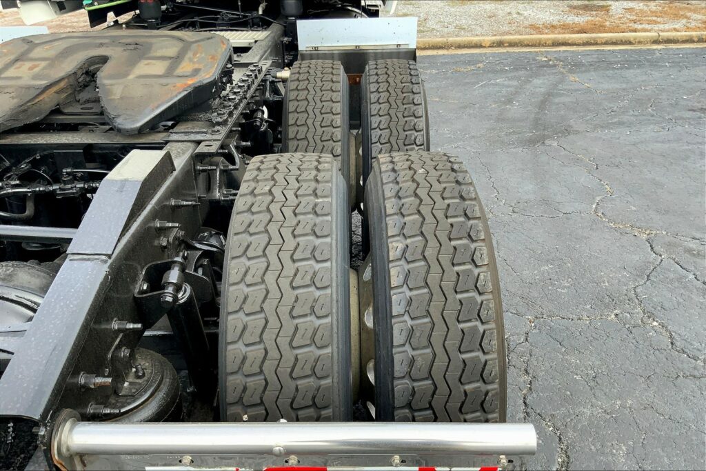 2023 INT LT625 6×4 Sleeper