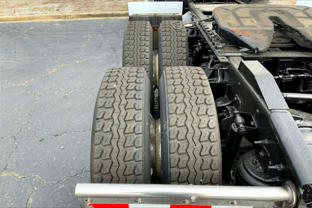 2023 INT LT625 6×4 Sleeper