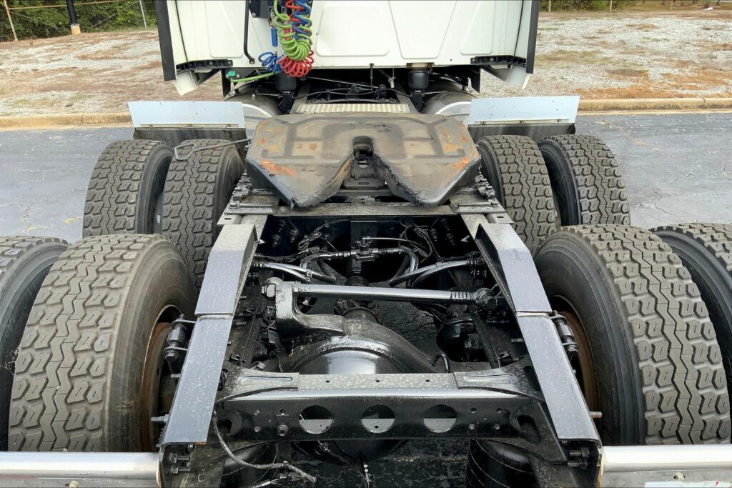 2023 INT LT625 6×4 Sleeper