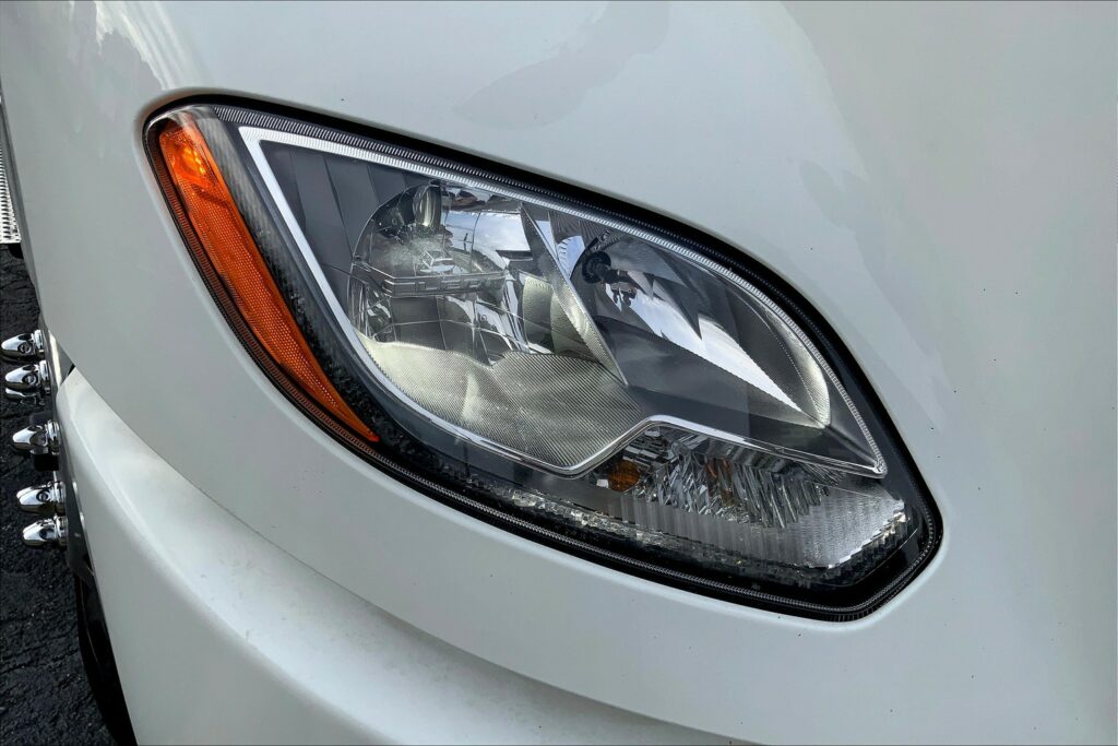 2023 INT LT625 6×4 Sleeper