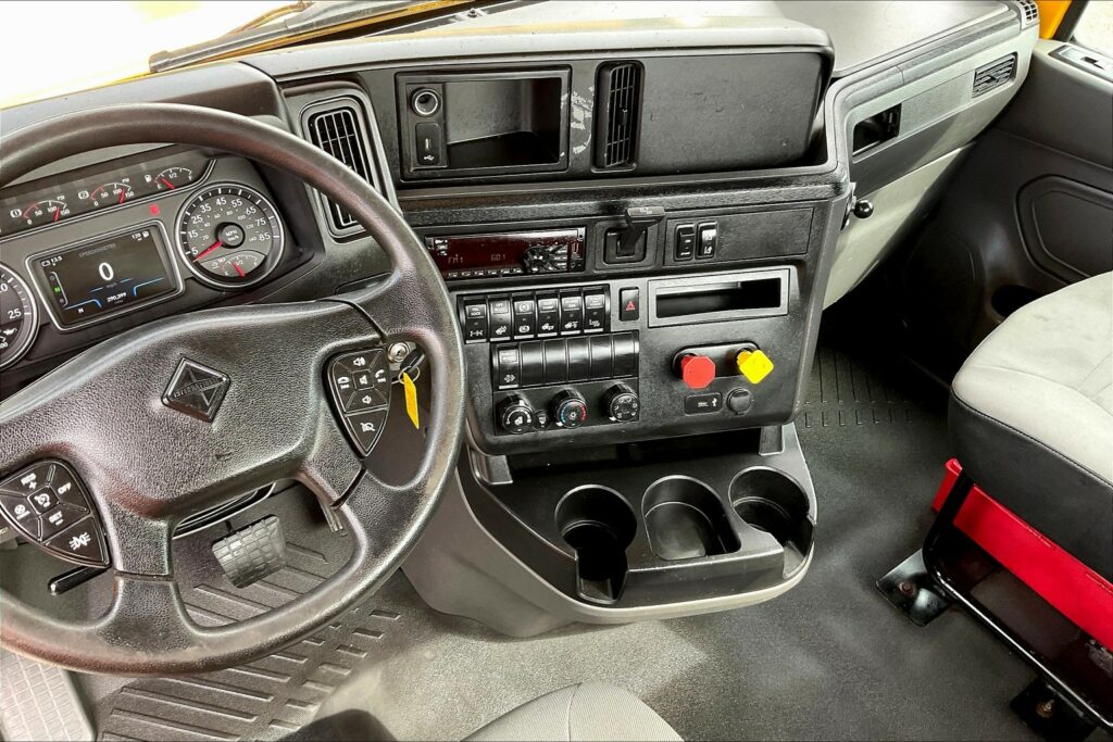 2019 INT LT625 6×4 Day Cab