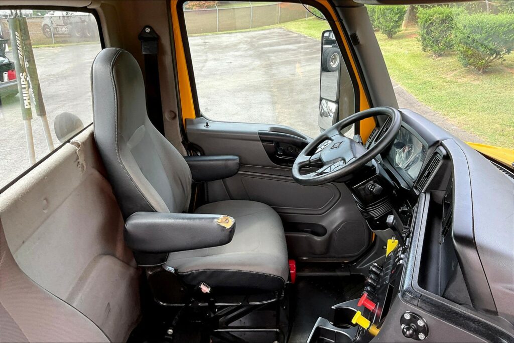 2019 INT LT625 6×4 Day Cab