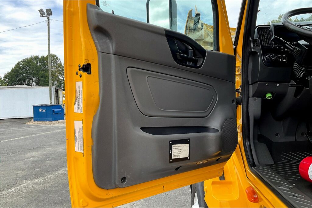 2019 INT LT625 6×4 Day Cab