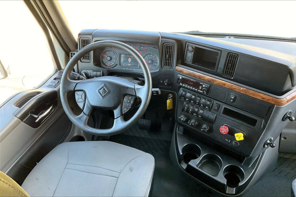 2020 INT LT625 6×4 Sleeper