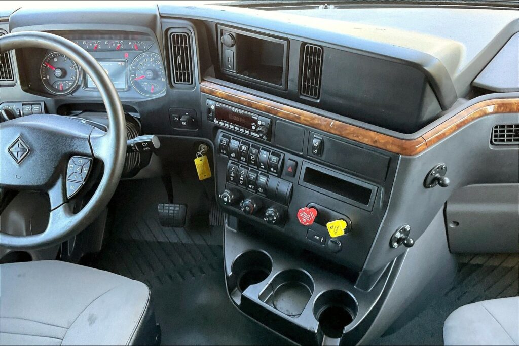2020 INT LT625 6×4 Sleeper
