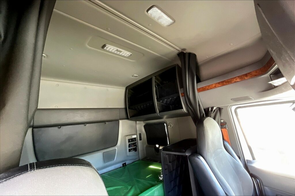 2020 INT LT625 6×4 Sleeper