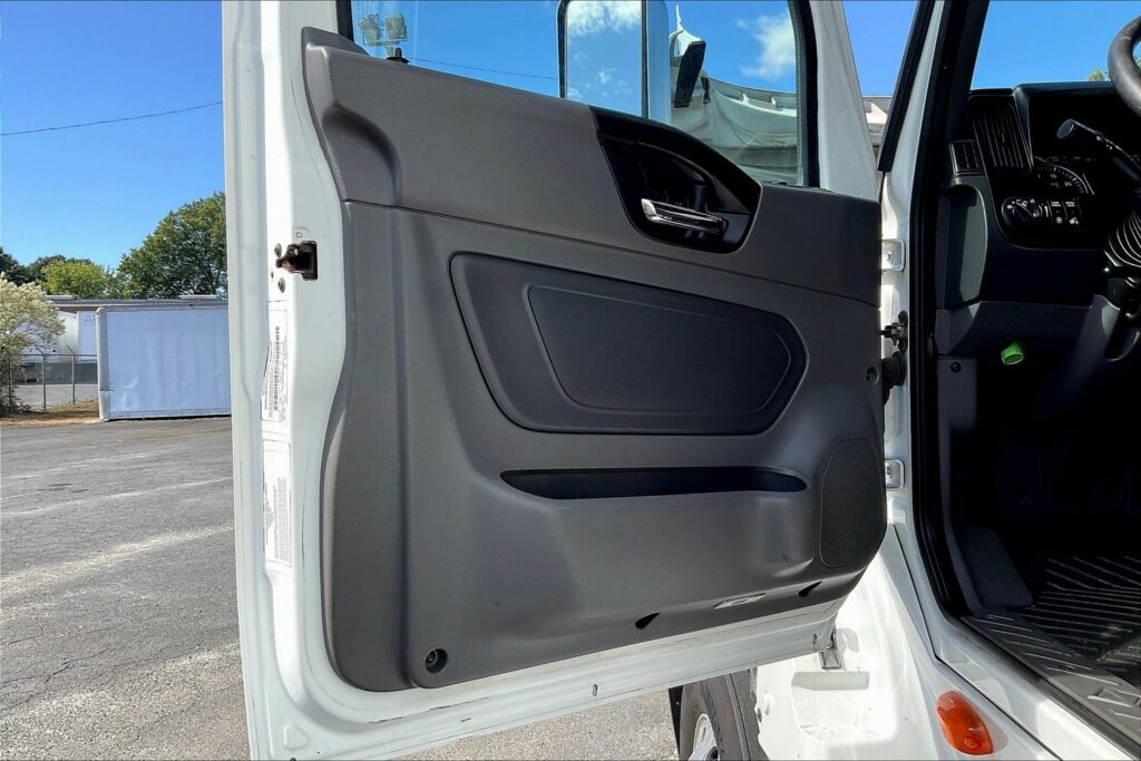 2020 INT LT625 6×4 Sleeper