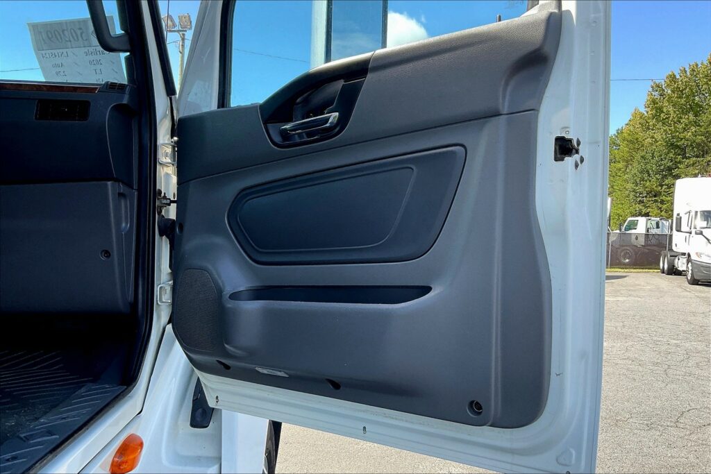 2020 INT LT625 6×4 Sleeper