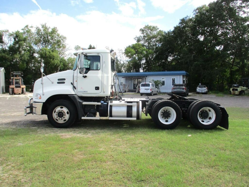 2015 Mack Pinnacle CXU613
