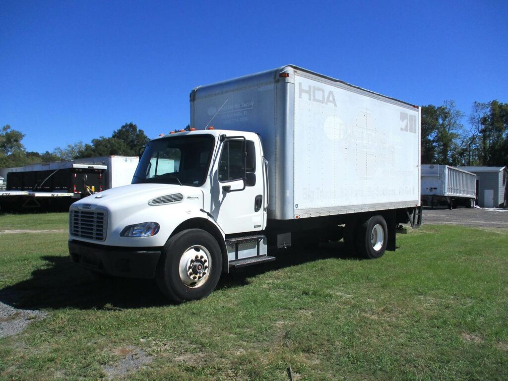 2008 Freightliner M2 106
