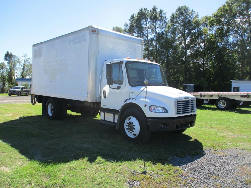 2008 Freightliner M2 106