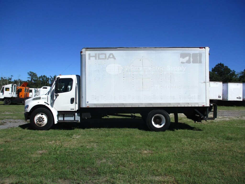 2008 Freightliner M2 106