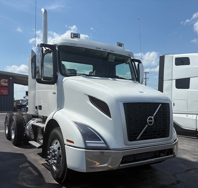 2026 Volvo VNR64T300