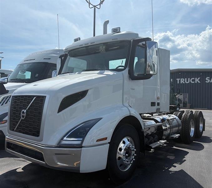 2026 Volvo VNR64T300