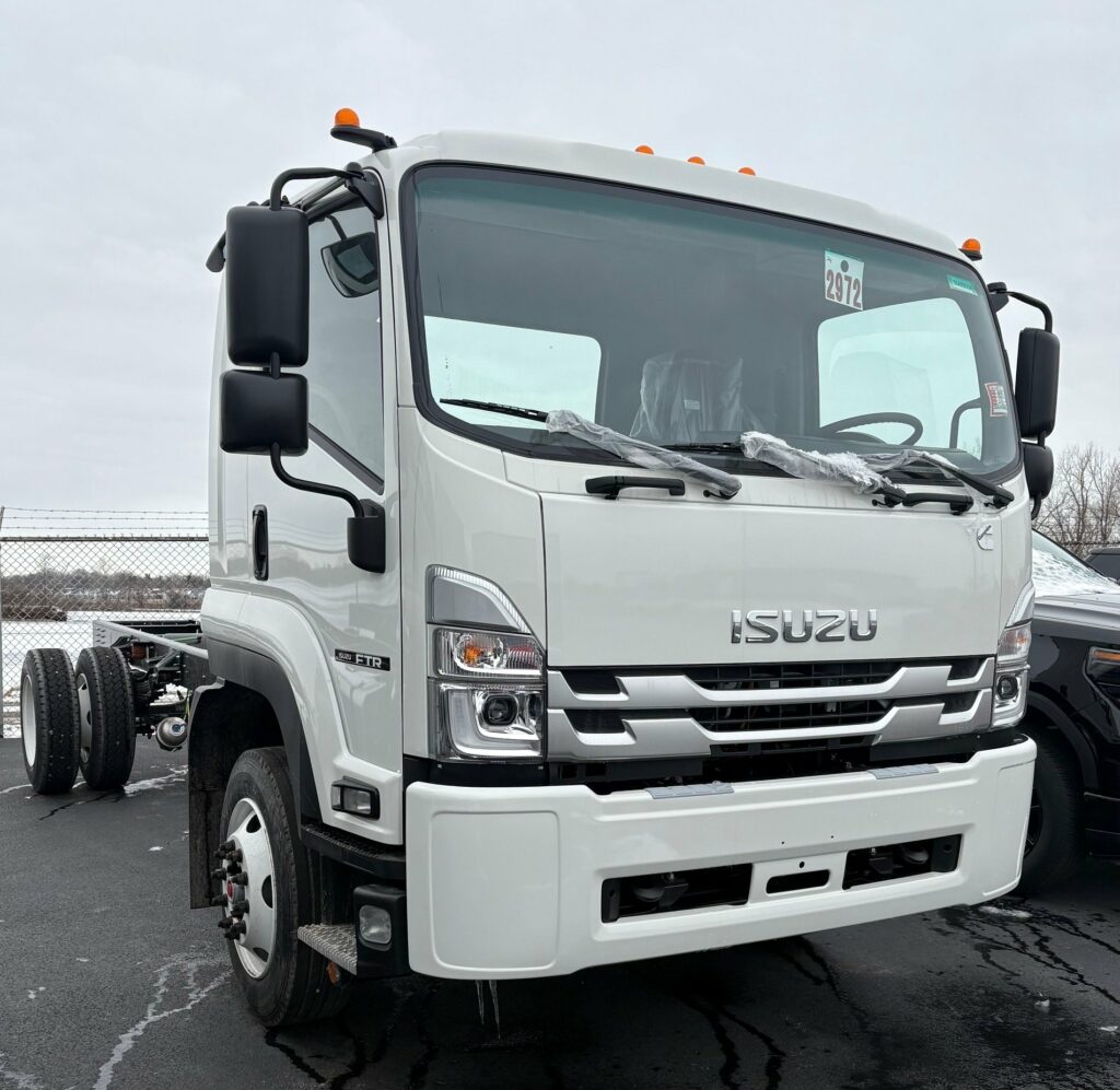2025 Isuzu FTR/FVR