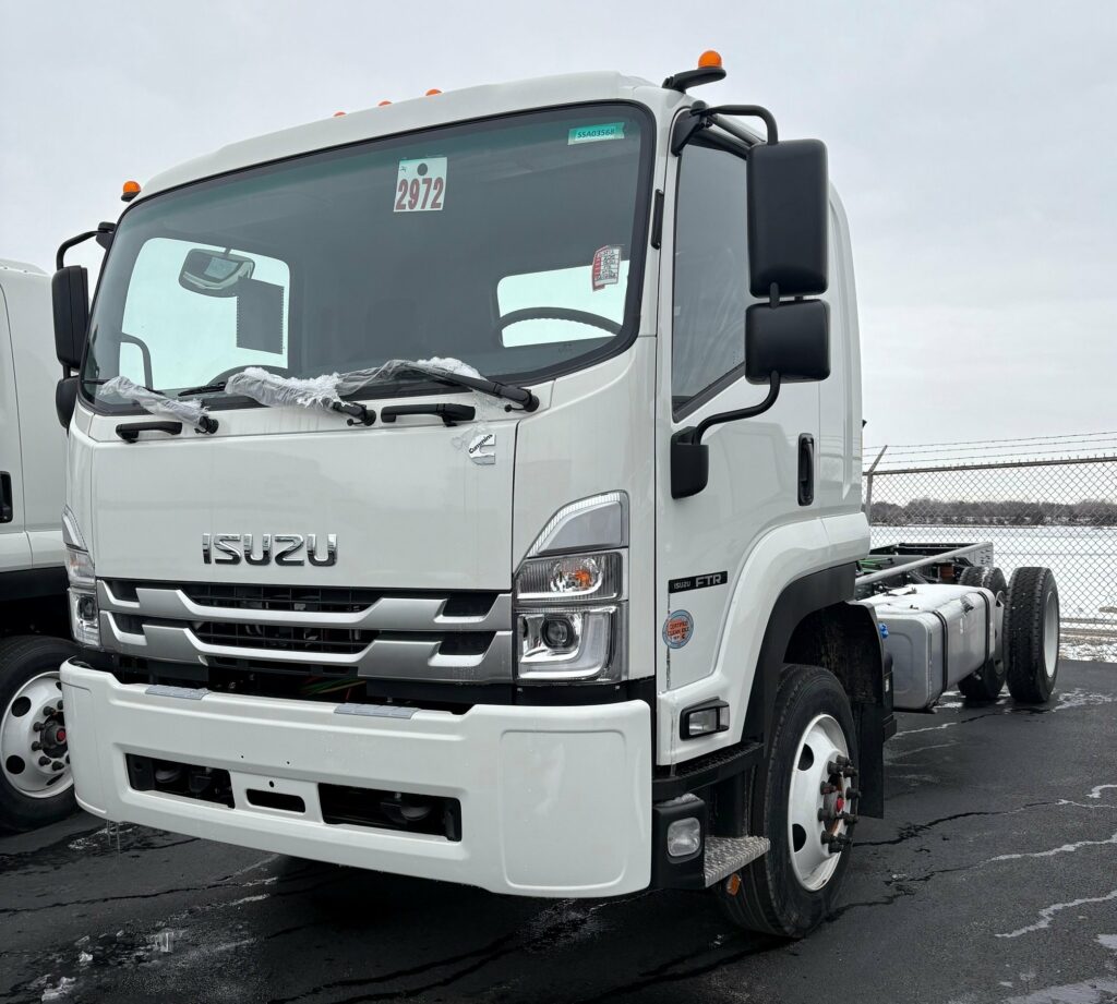 2025 Isuzu FTR/FVR