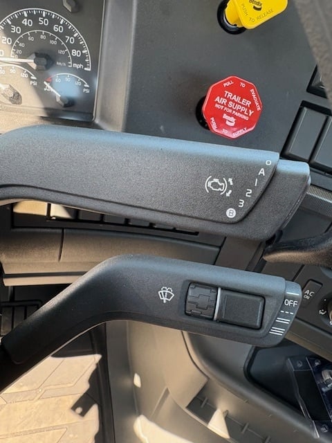 2026 Volvo VNR64T300