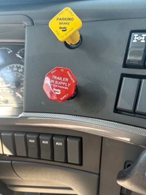 2026 Volvo VNR64T300