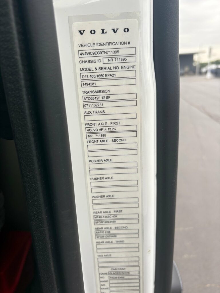 2026 Volvo VNR64T300