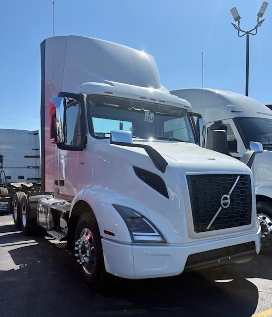 2026 Volvo VNR64T300
