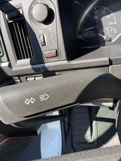 2026 Volvo VNR64T300