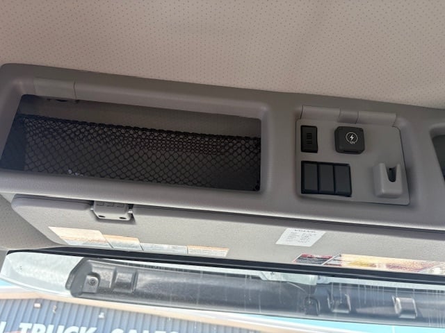 2026 Volvo VNR64T300