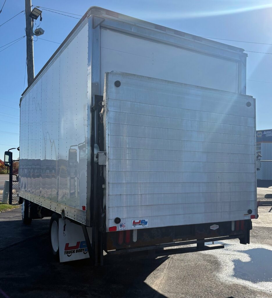 2019 Isuzu NRR DIESEL