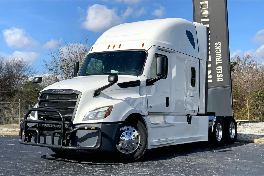 2022 FRG CASCADIA Sleeper