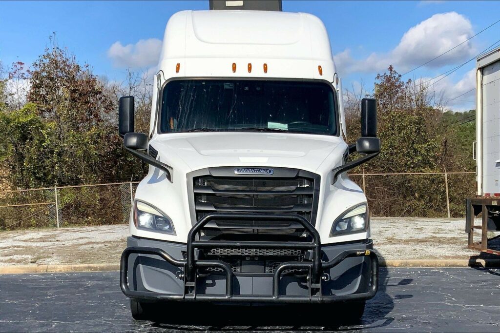2022 FRG CASCADIA Sleeper