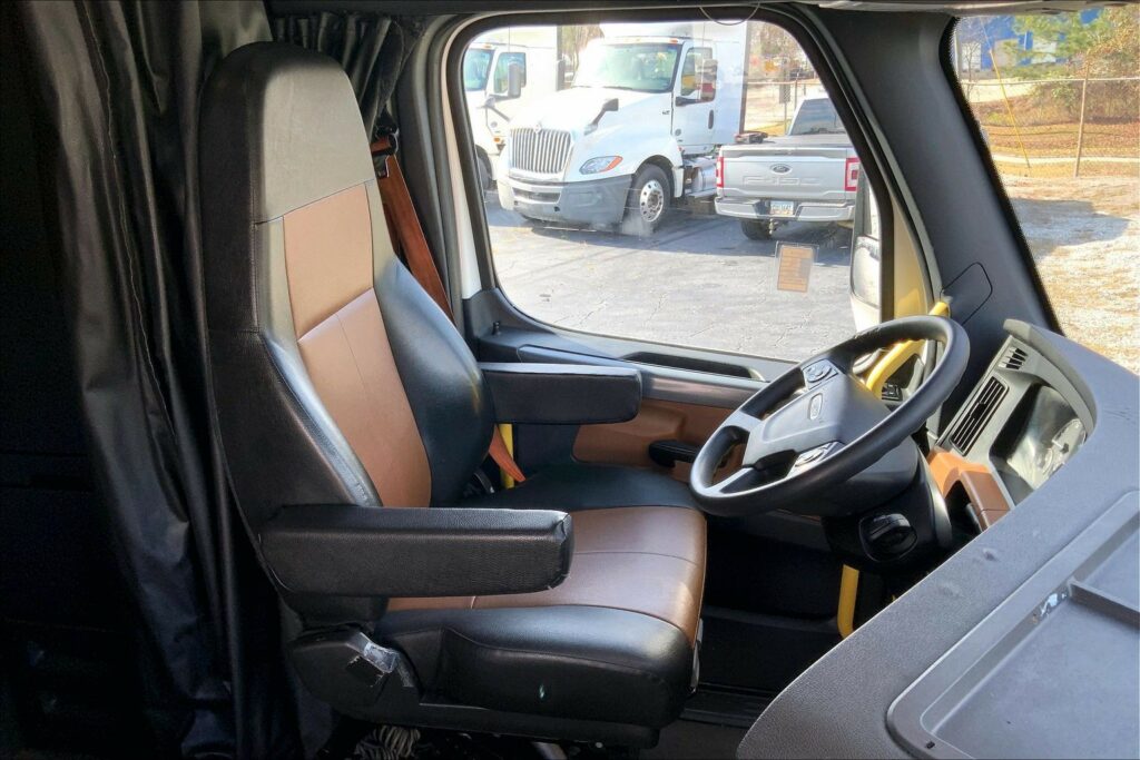 2022 FRG CASCADIA Sleeper