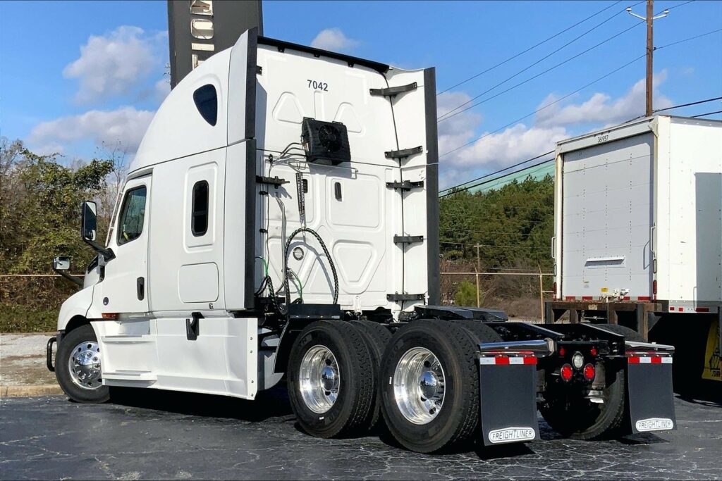 2022 FRG CASCADIA Sleeper