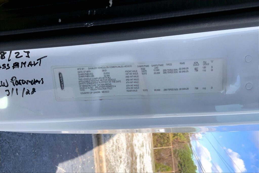 2022 FRG CASCADIA Sleeper