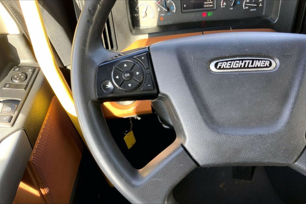 2022 FRG CASCADIA Sleeper