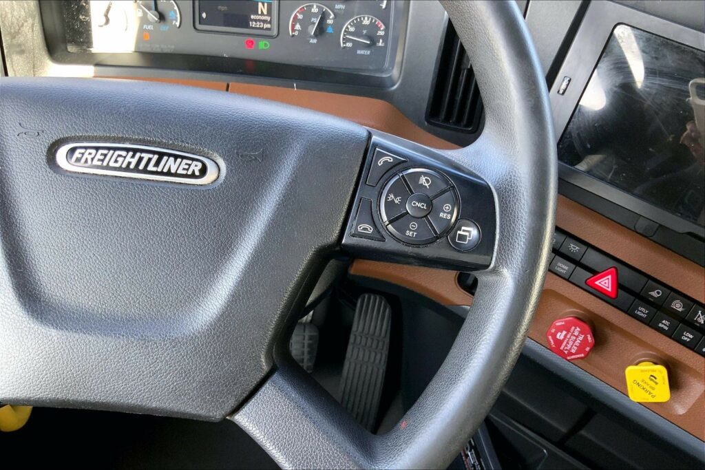 2022 FRG CASCADIA Sleeper