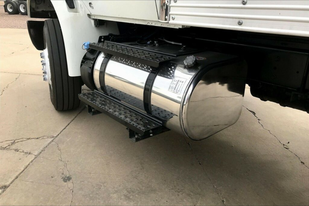 2022 CUM MV607 Medium Conventional