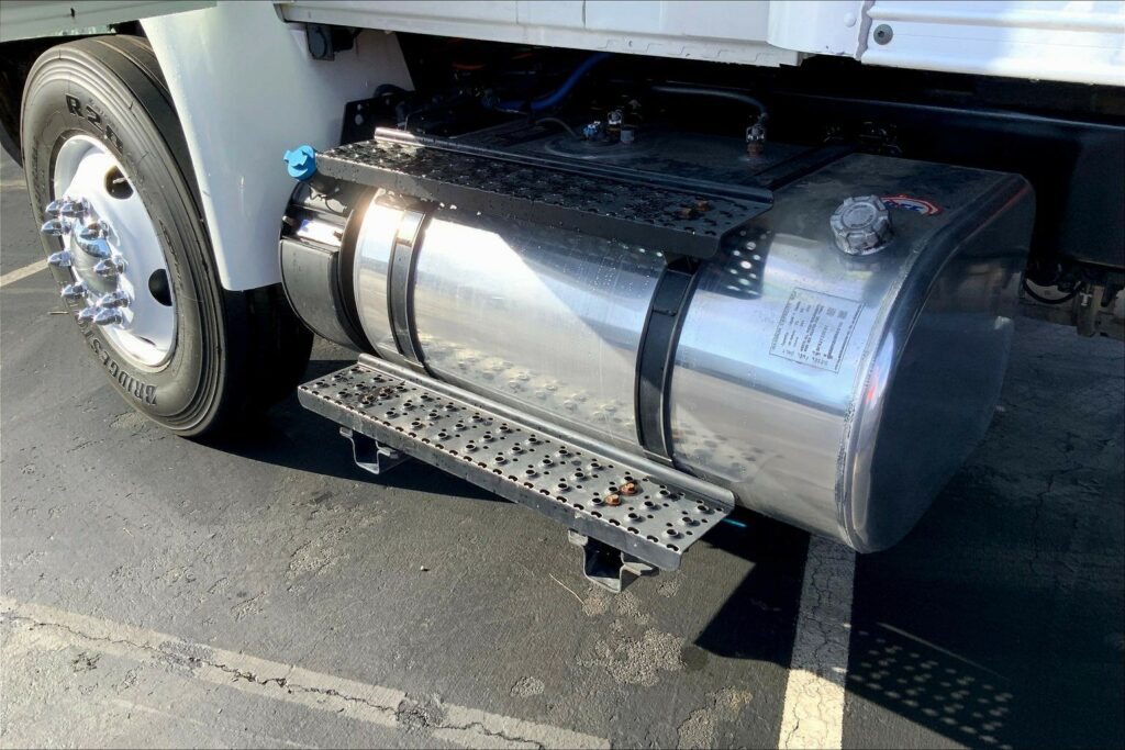 2021 CUM MV607 Medium Conventional