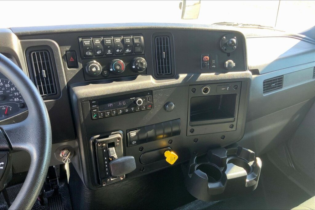 2021 CUM MV607 Medium Conventional