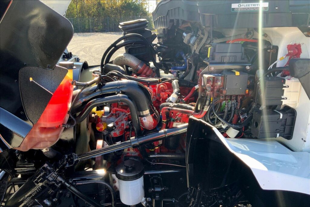 2021 CUM MV607 Medium Conventional