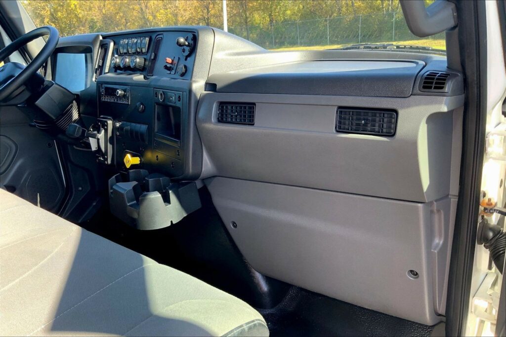 2021 CUM MV607 Medium Conventional