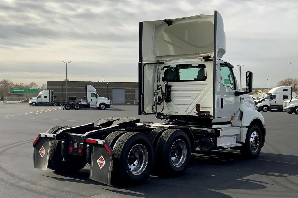 2020 CUM LT625 6×4 Day Cab