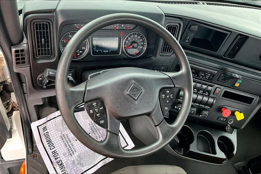 2019 INT LT625 6×4 Day Cab