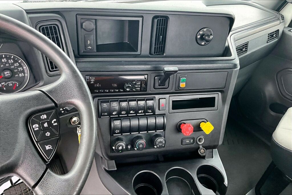 2019 INT LT625 6×4 Day Cab