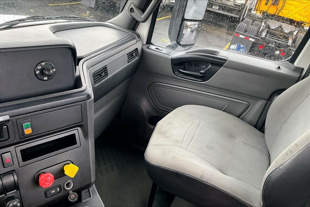 2019 INT LT625 6×4 Day Cab